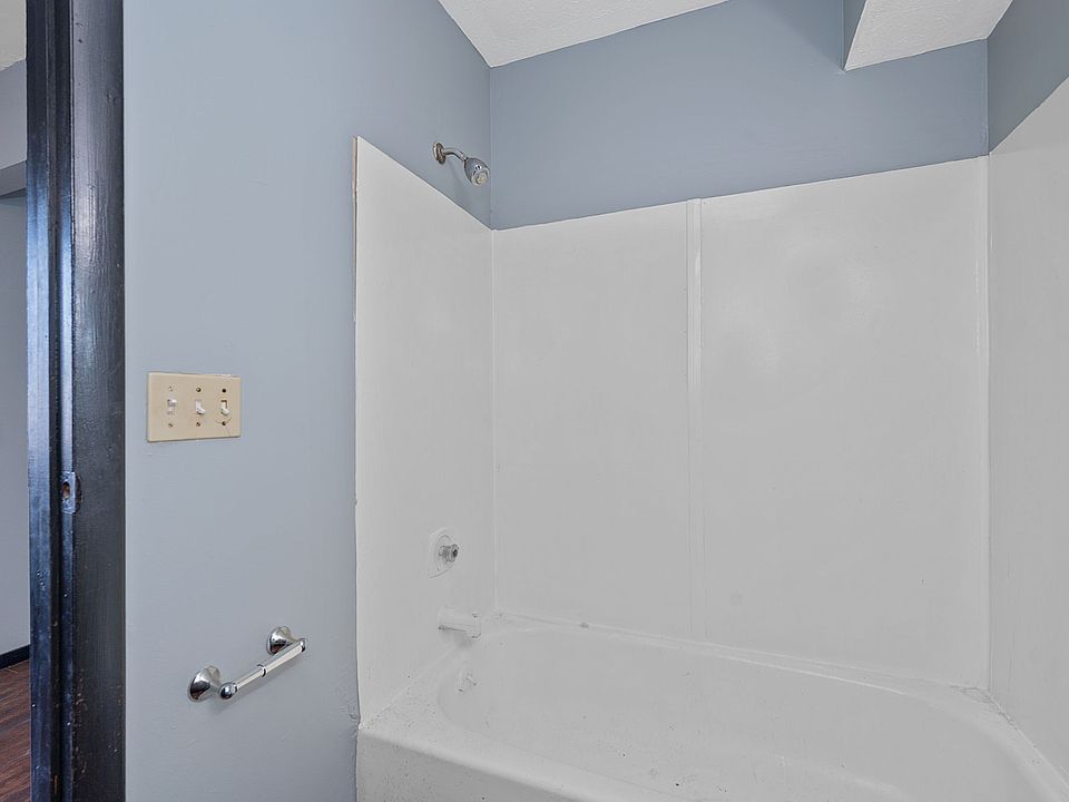 2nd image of 2985 E Wilbraham Rd #11279959