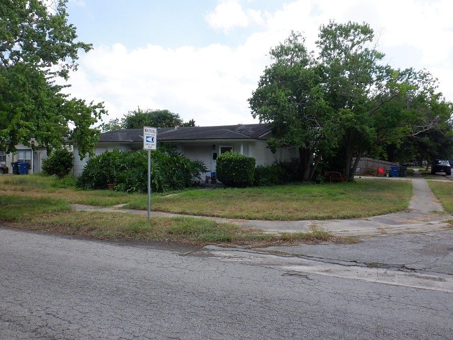 1st image of 4101 Robinhood Dr