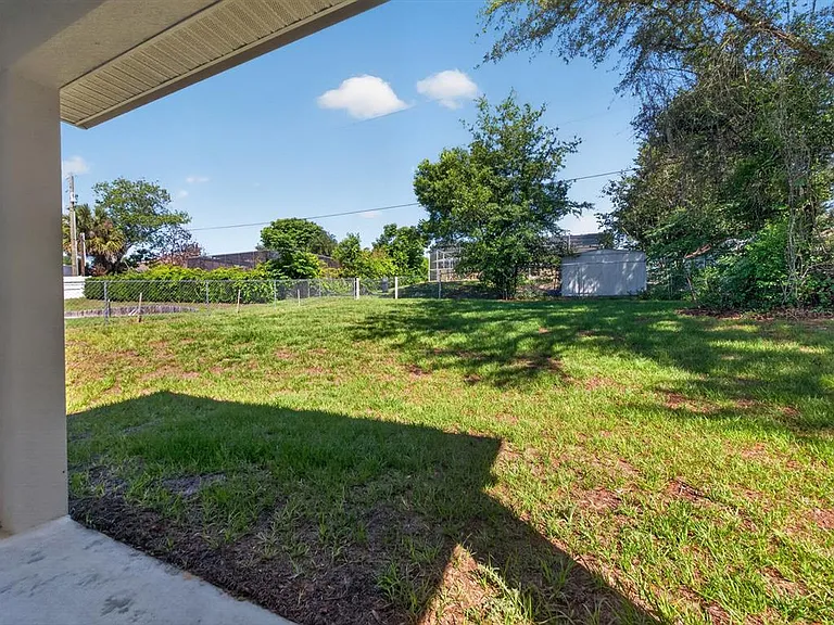 922 N Fairbairn Dr — Photo 32