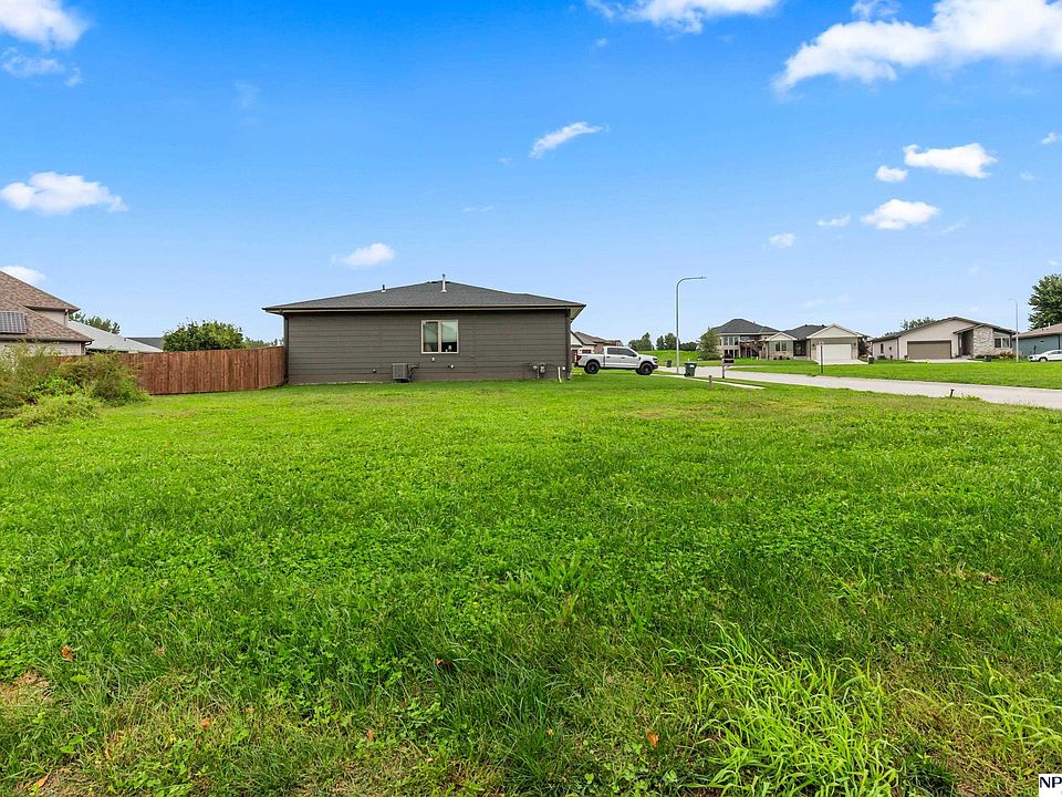 2nd image of 103 Landing Ln