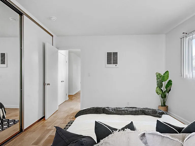Wellworth Apartments — Photo 7