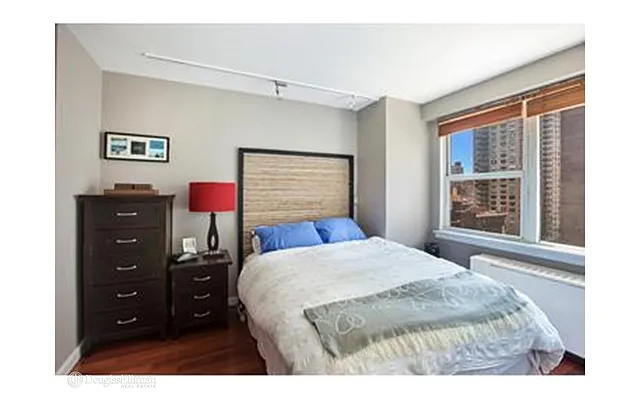 Rented by Douglas Elliman | media 8