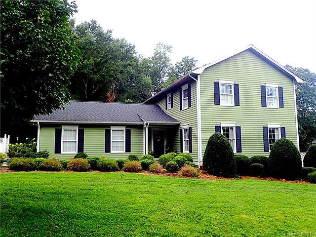 1st image of 207 Knollwood Dr