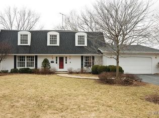 348 Beverly Rd, Barrington, IL 60010