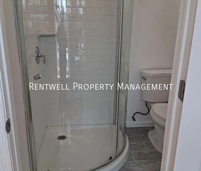 120 E Main St #15 — Photo 5
