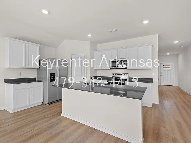 1317 Bates St — Photo 9