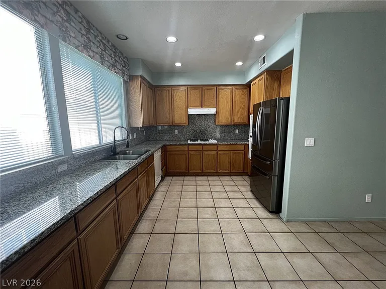 8327 San Ramon Dr — Photo 4