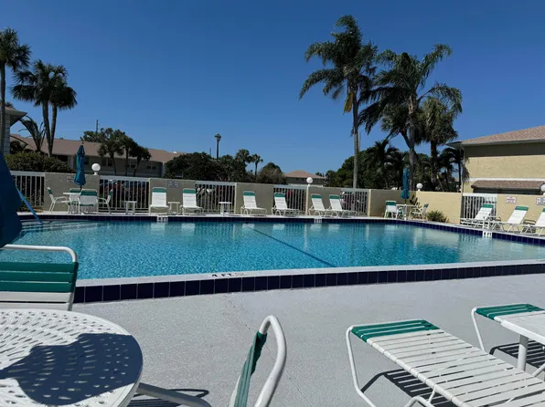 1534 SE Royal Green Circle #203, Port St Lucie, FL 34952