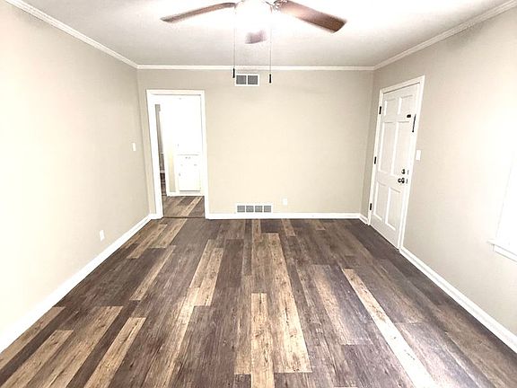 3rd image of 2726 Green Oaks Dr
