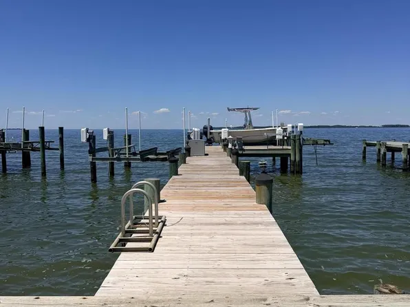 952 Chester River Dr, Grasonville, MD 21638