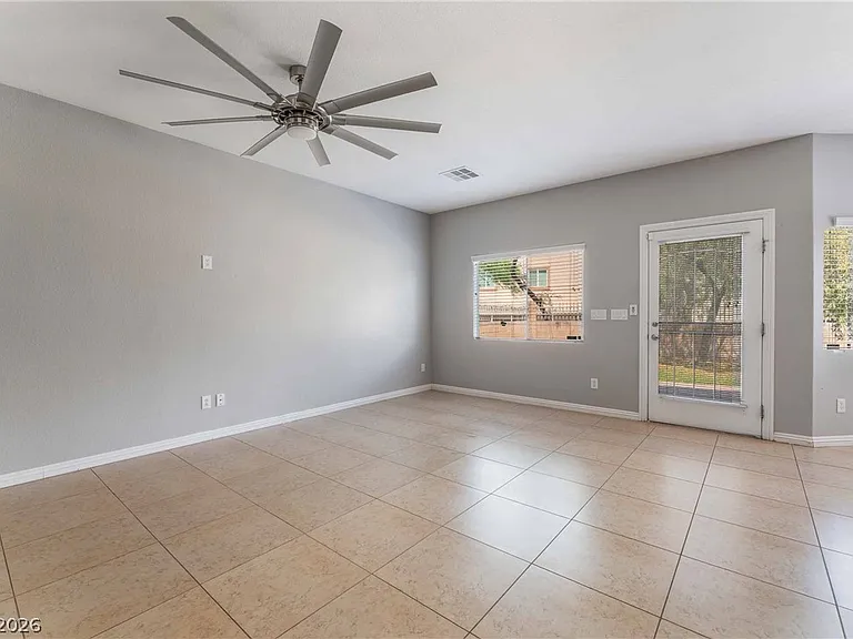 6048 Stern Cove Ct — Photo 4