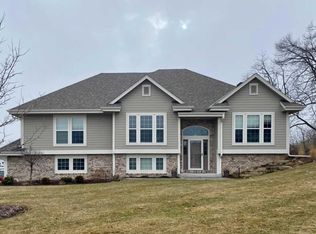 N23W23839 Talon Ct, Waukesha, WI 53188