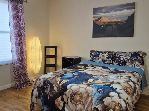 214 New York Avenue image 1 of 13