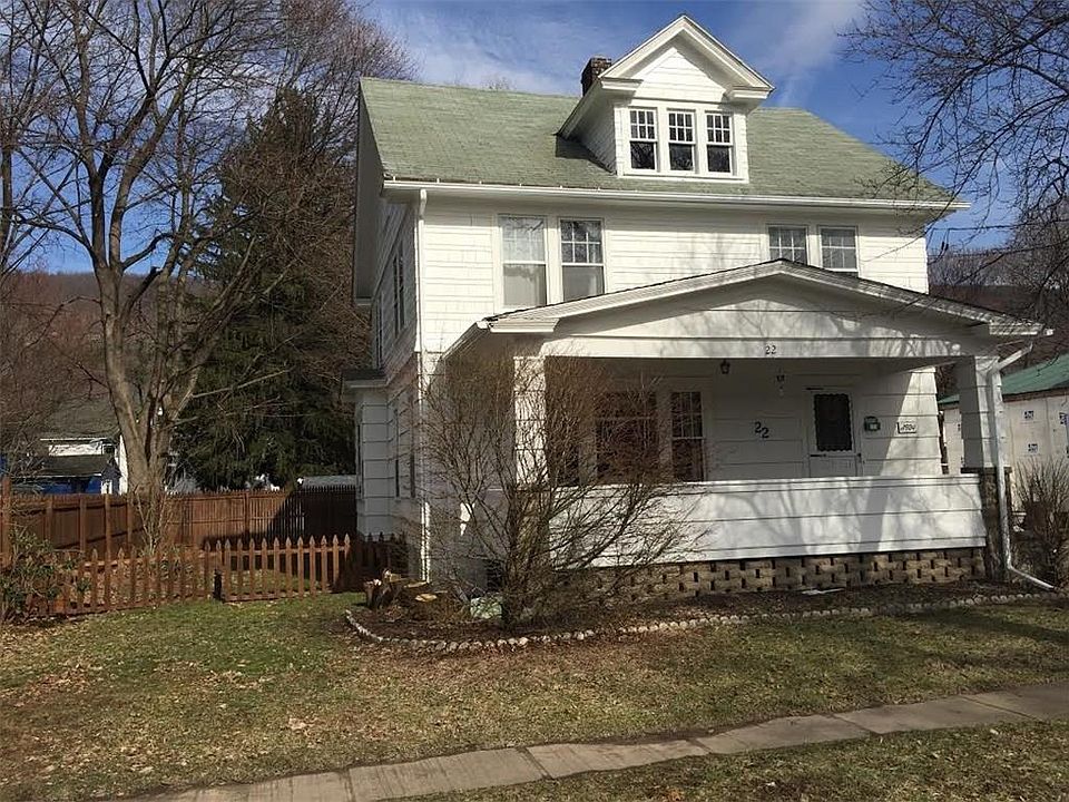 2nd image of 22 Clay St