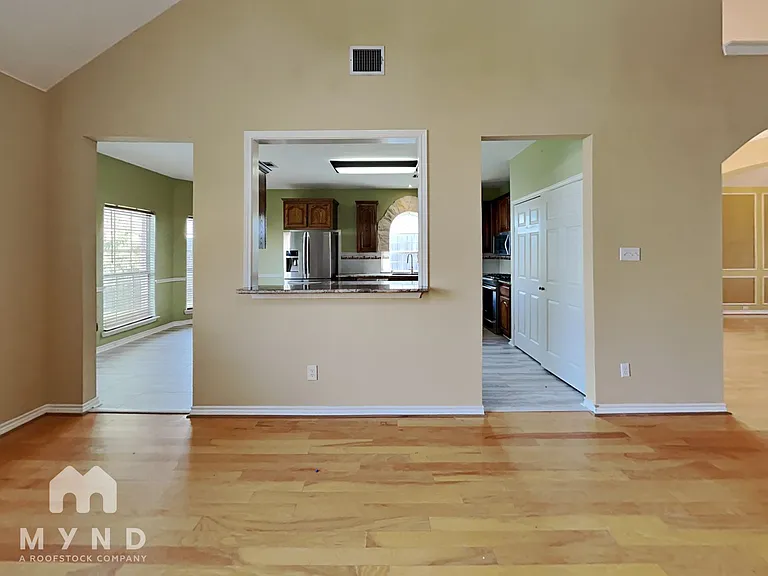 102 Elm Fork Dr — Photo 6