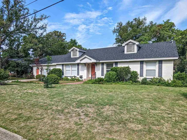 1691 Foulis Dr, Pensacola, FL 32503