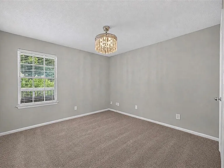 1021 Chastain Park Ct NE — Photo 10
