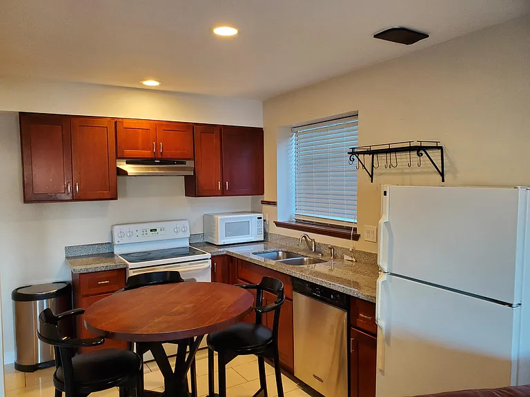 110 Florentia St #B — Photo 6
