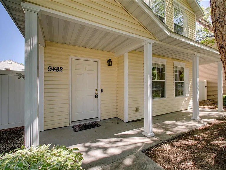 9482 W Portola Dr — Photo 2