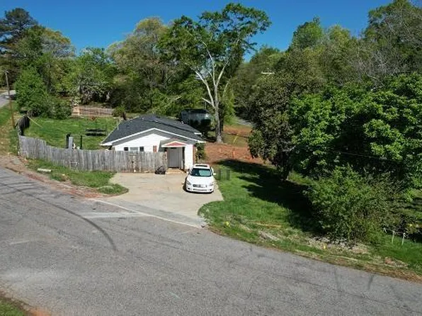 401 River Rd, Piedmont, SC 29673
