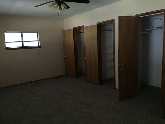 4th image of 4805 N Willow Ave