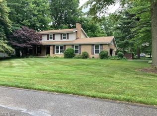 201 Cricket Ln, Cortland, OH