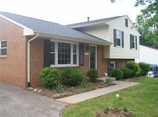 3742 Meadowlark Rd, Roanoke, VA 24018