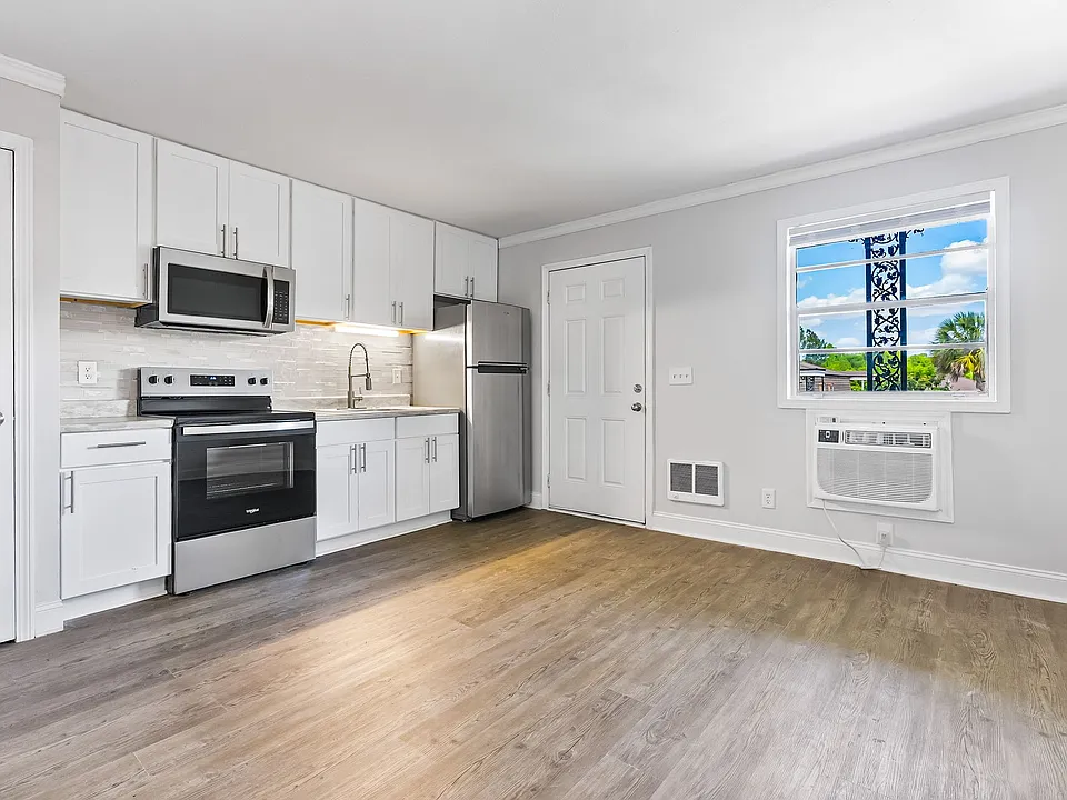 Edgewater Apartments