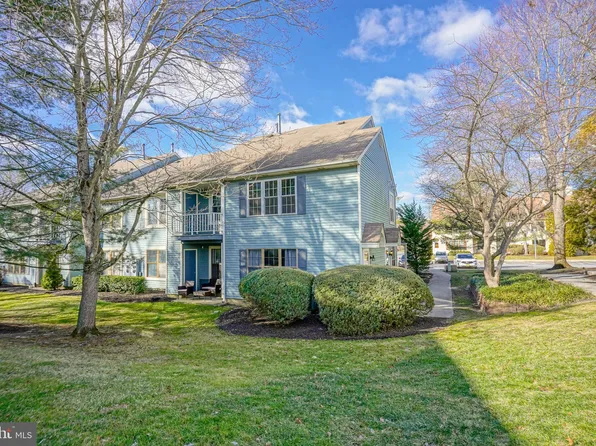 158 Bradford Ct, Mount Laurel, NJ 08054