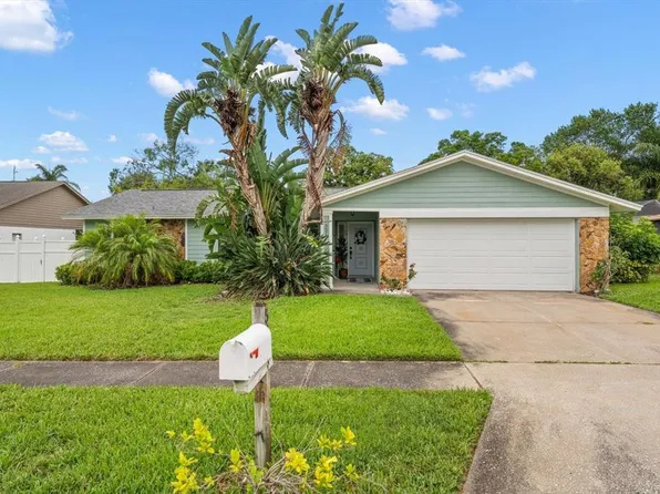 521 Meravan Dr, Palm Harbor, FL 34683