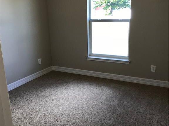 3rd image of 1629 SW 34th St