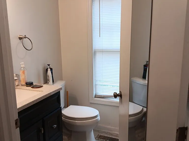 515 14th St NW #A — Photo 2