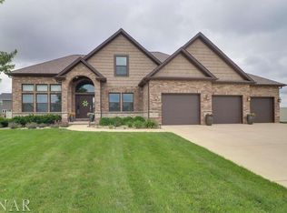 10 Ann Arbor Ct, Bloomington, IL 61705