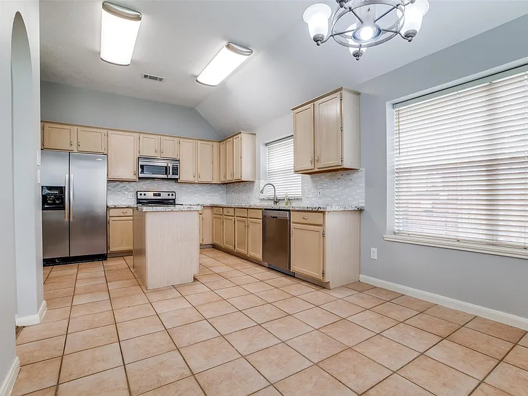 9331 Rodgers Rd — Photo 13