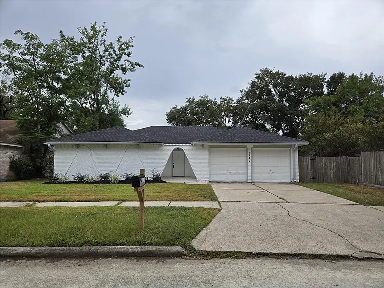 4835 Owens Creek Ln — Photo 1