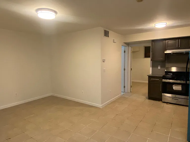 15 Orbit Ln #WALK IN — Photo 2