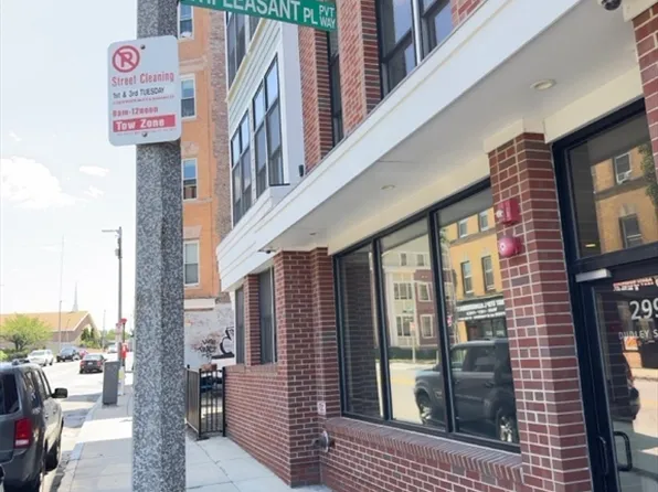 2 Mount Pleasant Pl #1, Roxbury, MA 02119