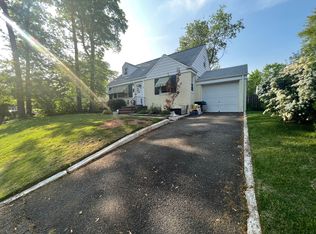 65 Alison Rd, Roselle, NJ 07203