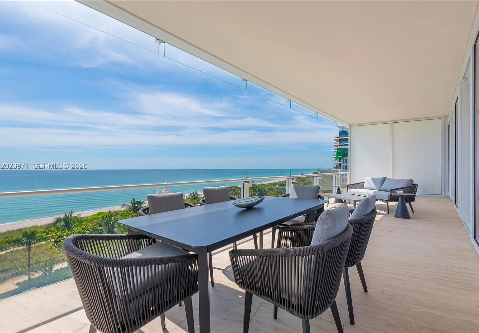 Surf Club Condo — Photo 1