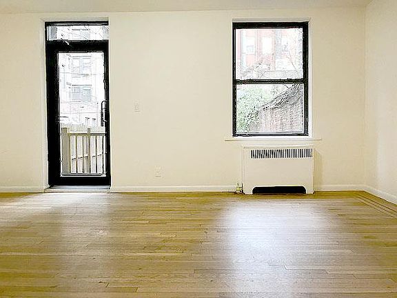 2nd image of 241 E 39th St APT 1R