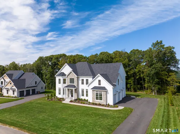 12 Pumpkin Grove, East Lyme, CT 06333