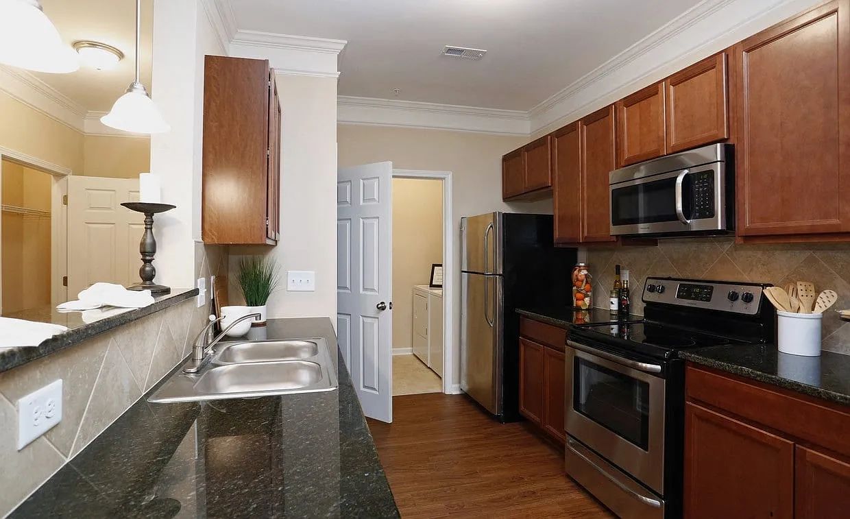 Summerwind Apartments — Photo 1