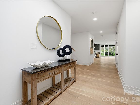 4th image of 1417 S Wendover Rd