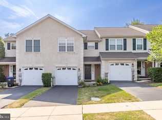 135 Fairway Dr, Collegeville, PA 19426