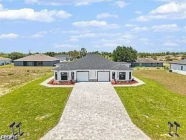 3 bed, 4.0 bath, 1200 sqft, $1,900 — Photo 2