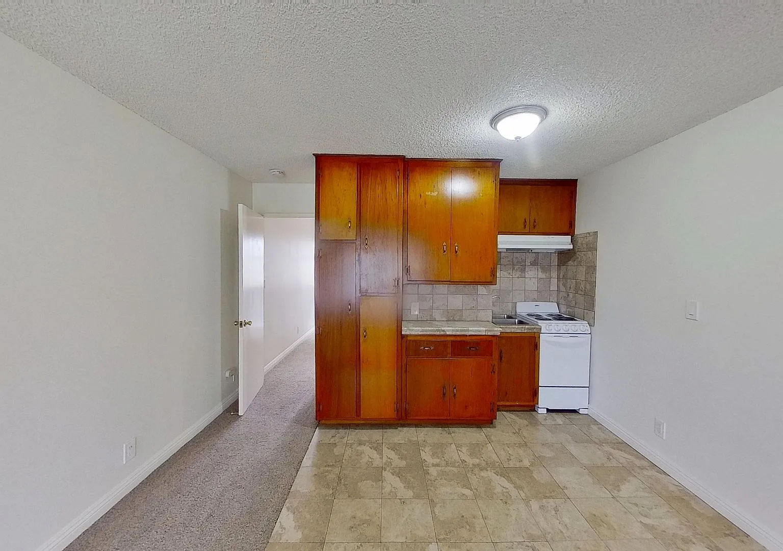11014 Paloma Ave - Cozy 1 Bed 1 Bath Apt w/ Garage in Garden Grove! — Photo 3