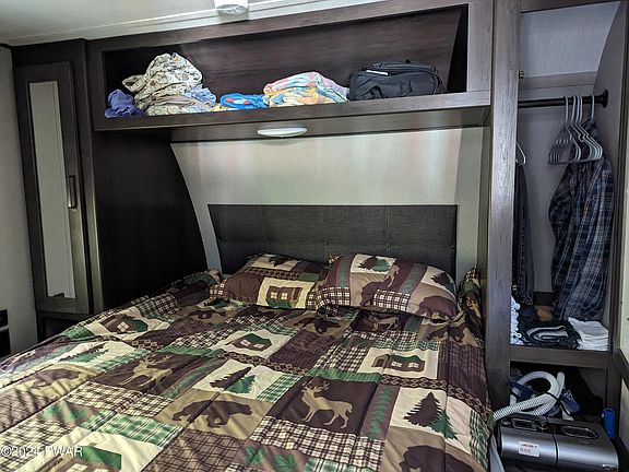 5th image of 410 Shohola Ln