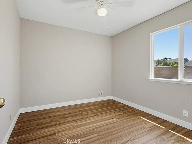 243 N Pageant St — Photo 38