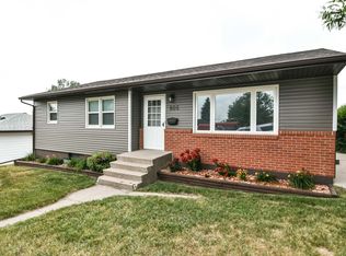 805 Tower Pl NE, Mandan, ND 58554