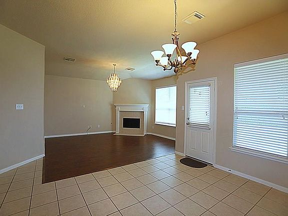 4th image of 25315 Calico Woods Ln